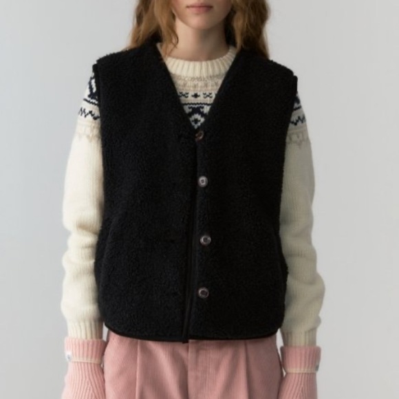 Jackets & Blazers - Black Sherpa Button-Front Vest - Women's